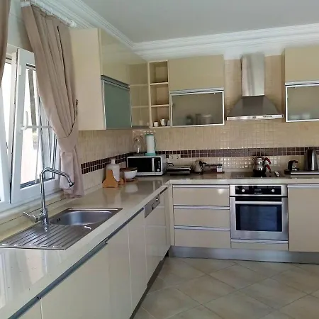 Villa Tolarance Golf Villas *